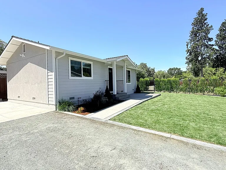 205 Barbara Ct #A — Photo 31