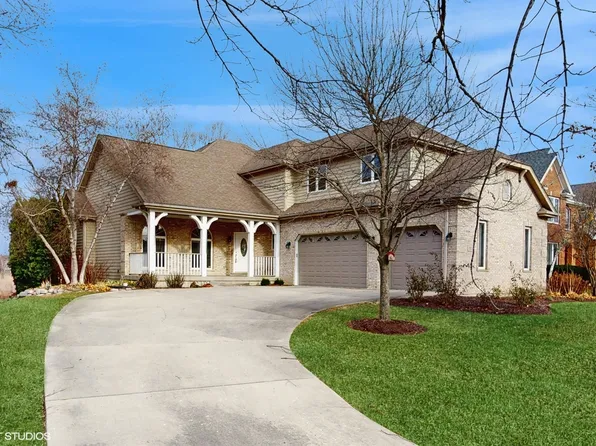 986 Wedgewood Dr, Crystal Lake, IL 60014