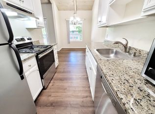 135 Acalanes Dr APT 14, Sunnyvale, CA 94086