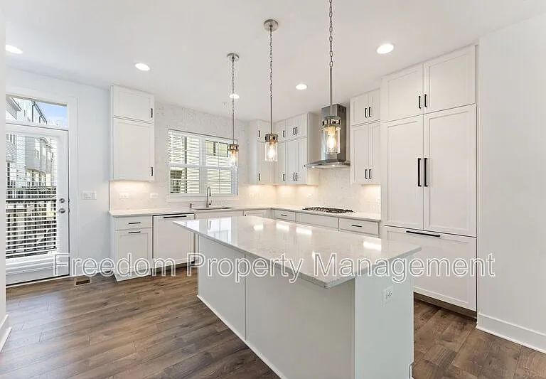 1876 Michael Faraday Dr — Photo 27