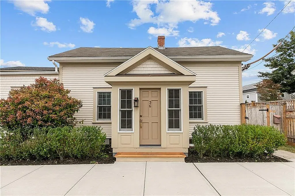 3 bed, 1294 sqft, $3,750 — Photo 1