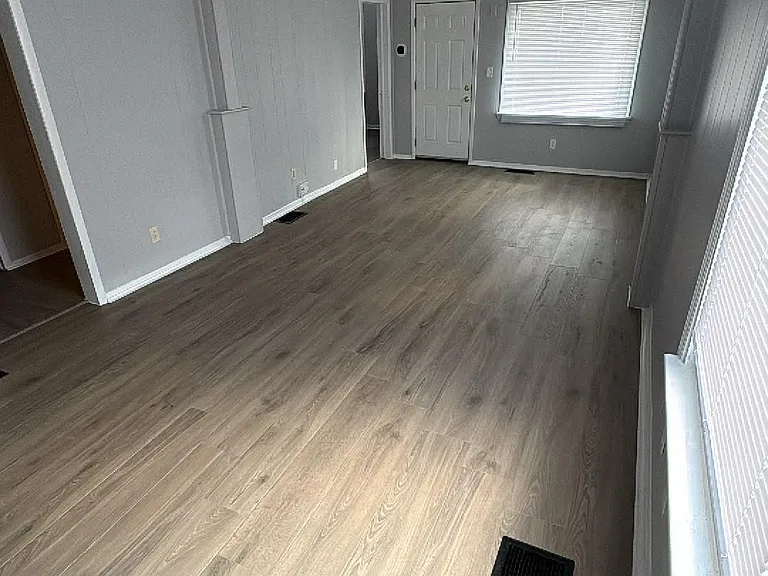 120 Garfield Ave — Photo 4