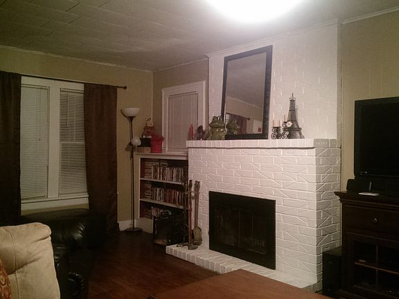2nd image of 904 Avenue I NW