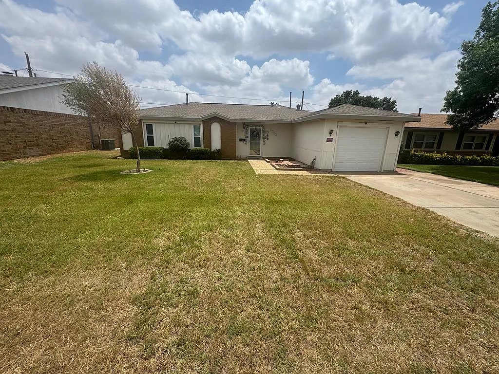 3 bed, 1284 sqft, $1,850 — Photo 1