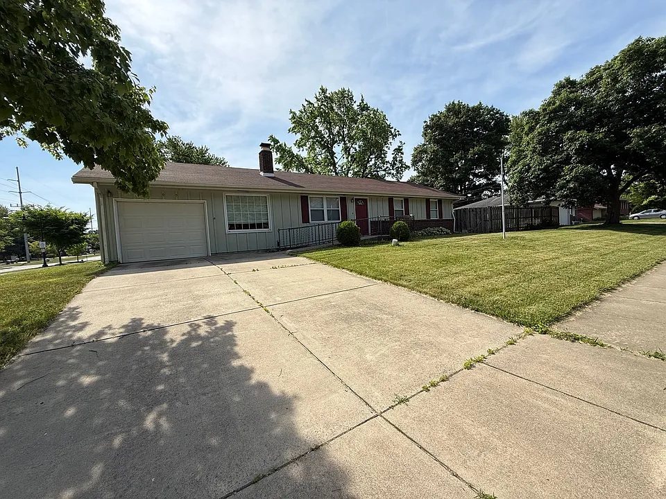 100 Bristol Ct