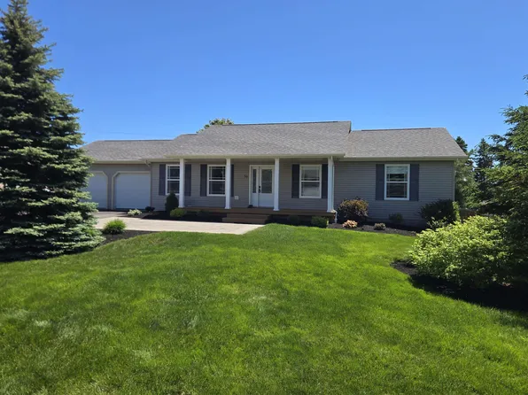 30 Parricus Mead Dr, Charlottetown, PE C1E 2H1