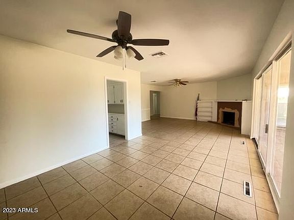 5th image of 807 E Orangewood Ave