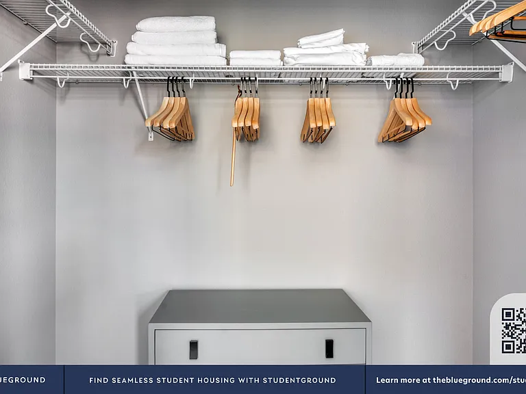 Walk-in Closet