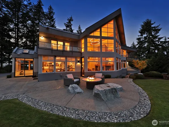 8045 Possession Road, Clinton, WA 98236