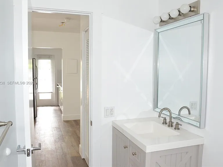 35 Edgewater Dr #104 — Photo 10