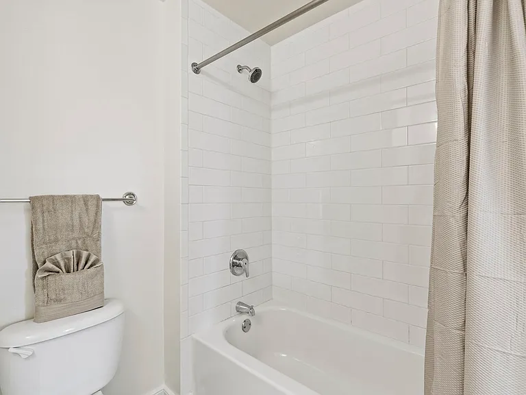 Warder Mansion — Photo 22