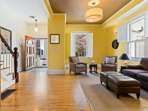 42-46 Locke St, Cambridge, MA 02140