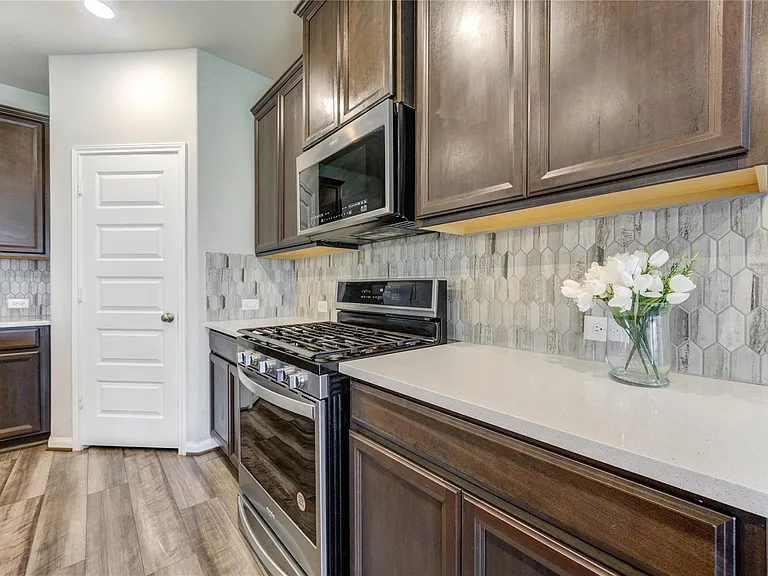 1218 Glendora Dr — Photo 12