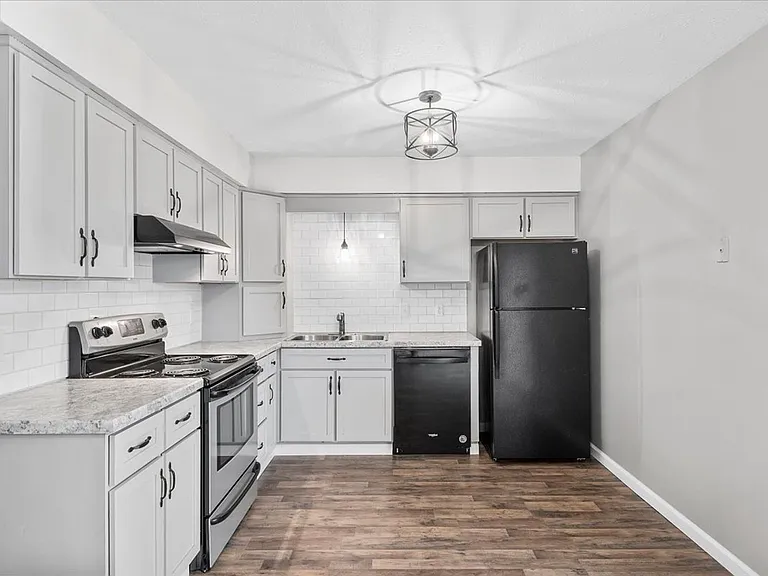 202D Stark Ave — Photo 3