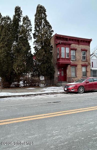 2nd image of 541 5th Avenue