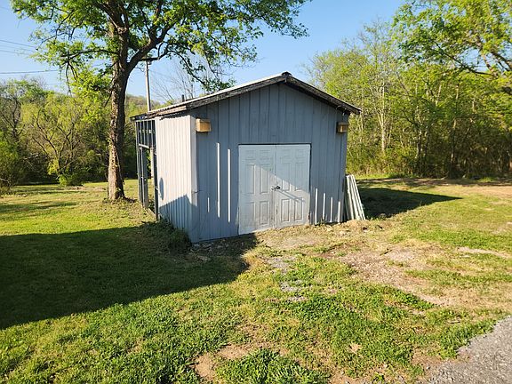 4th image of 495 Gammons Ln