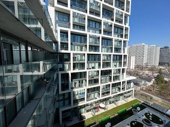 4th image of 8 Hillsdale Ave E #1535