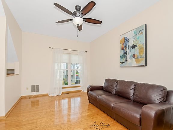 4th image of 1865 Grandview Pl #1865