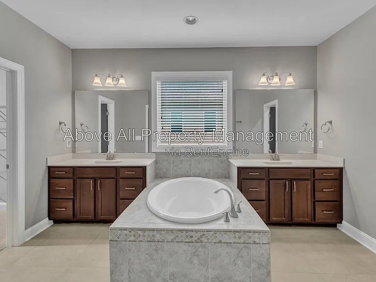 8313 Henderson Rd — Photo 34