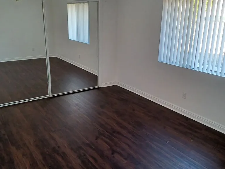 9th Street Apartments — Photo 6