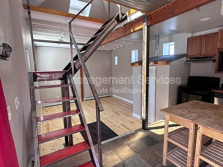 1565 N Race St — Photo 3