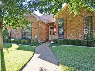 912 McCoy Dr, Irving, TX 75062