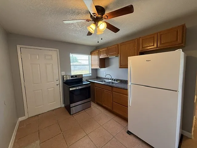 703 S Wilson Ave #103 — Photo 3