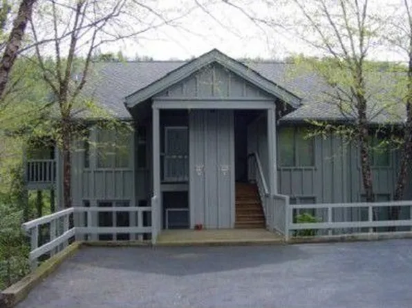 227 Chestnut Cv, Highlands, NC 28741