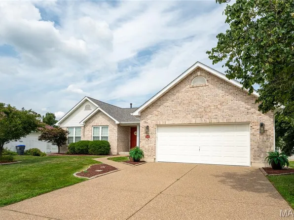 2327 Hidden Deer Dr, O'Fallon, MO 63368