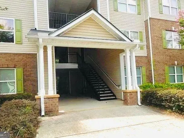 8302 Fairington Ridge Cir, Lithonia, GA 30038