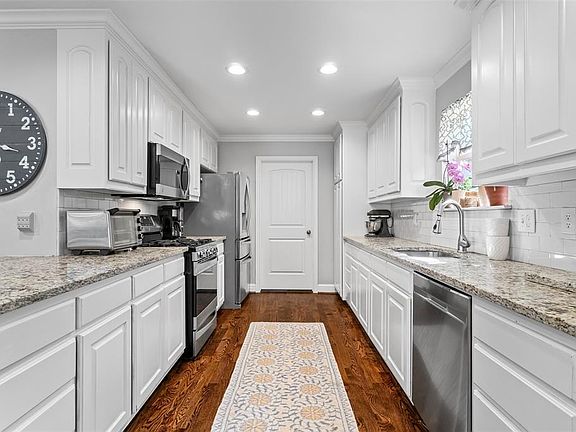 2nd image of 10439 Royalwood Dr