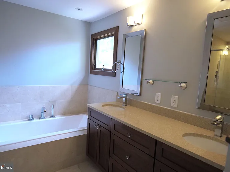 4536 Fairfield Dr — Photo 21