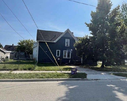 3rd image of 2623 Forest Ave