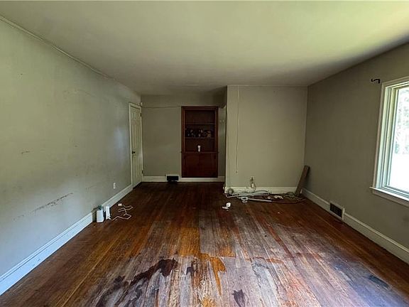 3rd image of 3400 Renon Rd