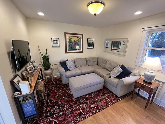 4th image of 217 Catalpa Pl
