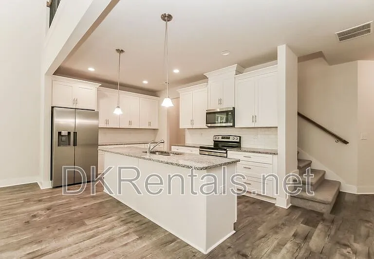 140 Stewart Glen Dr — Photo 6