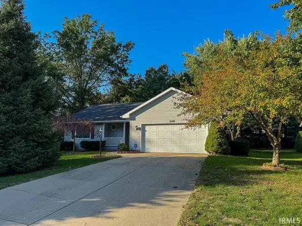 2108 Westwood Cir, Mishawaka, IN 46545