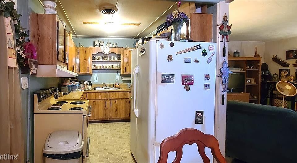 1st image of 1318 Jarecki Ave