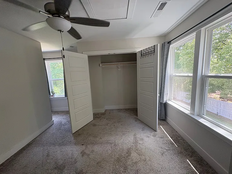 1477 Maplewood Dr — Photo 9