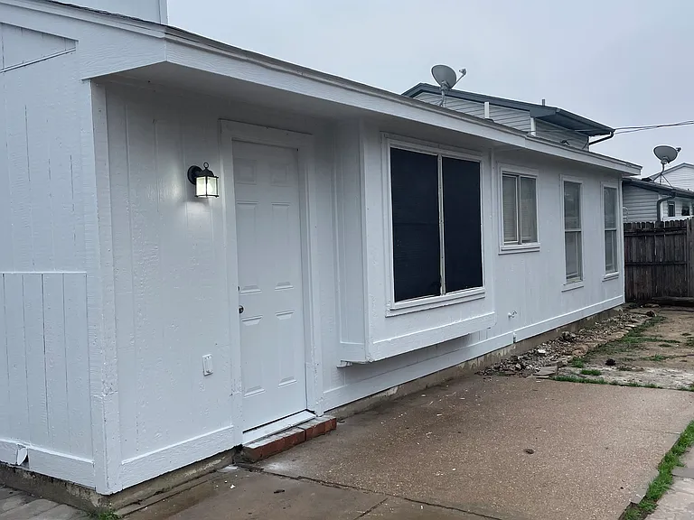 628 S Waxahachie St — Photo 17