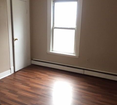 Bristol Ap 1E back bedroom