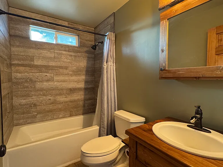 16712 Glenshire Dr — Photo 8