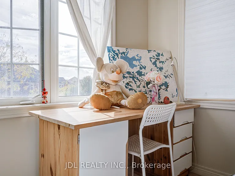 1139 Cenotaph Blvd — Photo 35