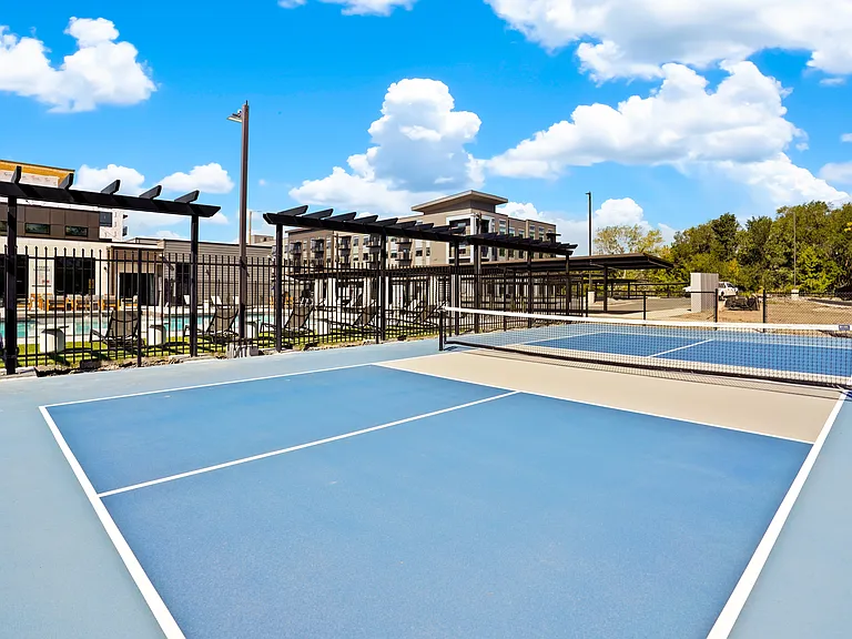The Parkway Apartments — Photo 9