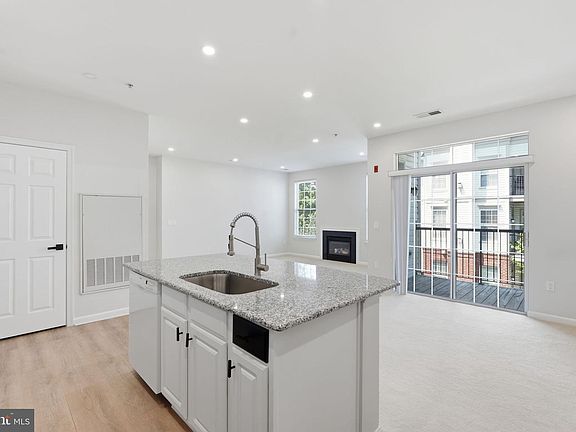 3rd image of 11506 Sperrin Cir Unit 305