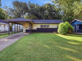 2217 14th St, Port Neches, TX 77651