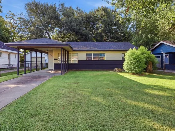 2217 14th St, Port Neches, TX 77651