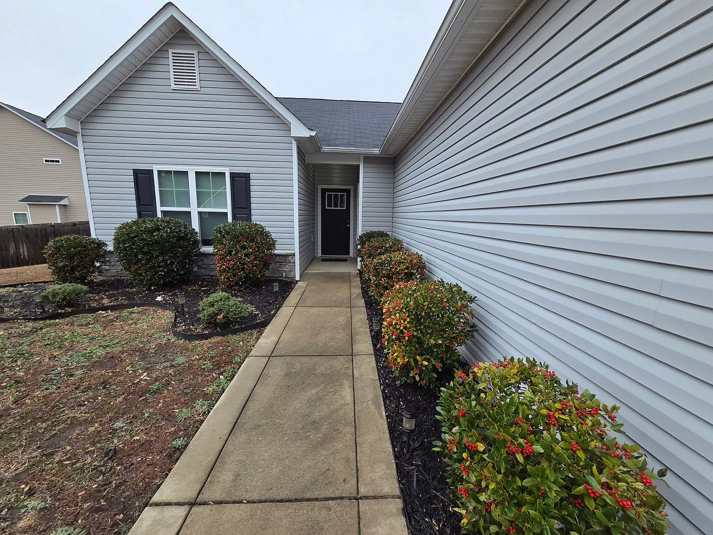 3 Bedroom 2 Bath home located near Owen Dr. — Photo 2