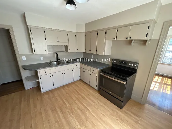 2886 Martin Ave — Photo 5