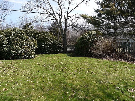 4th image of 31 Sunset Ln